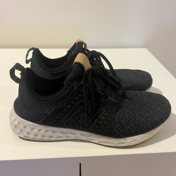 New Balance Women's Cruize Lifestyle Shoe in Size 8.5 - Picture 1 of 3